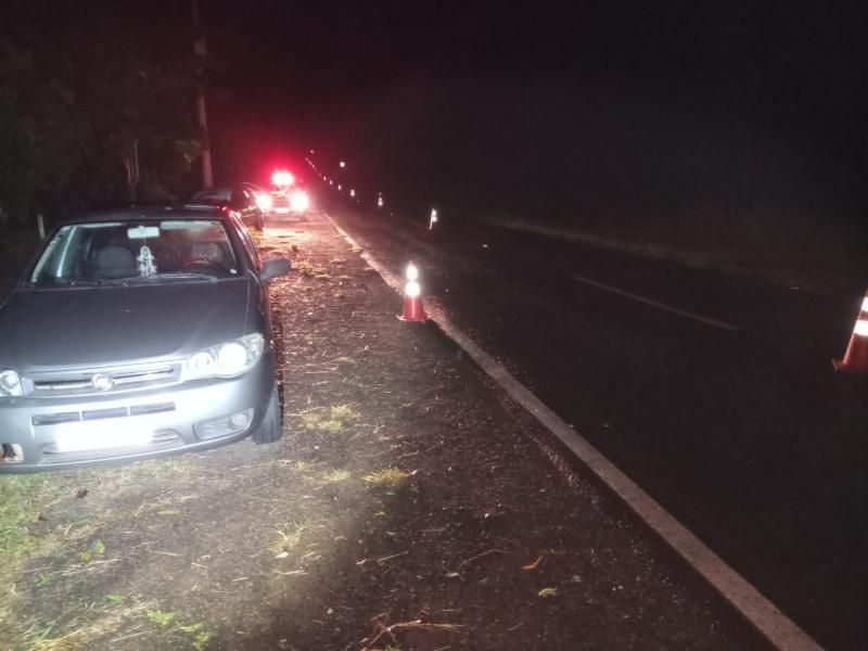 Carro transitava no sentido Osvaldo Cruz a Sagres quando atropelou o pedestre, que se encontrava sobre a faixa de trânsito da via