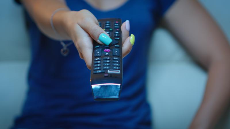 TV por assinatura perde espaço para as plataformas de streaming, diz docente
