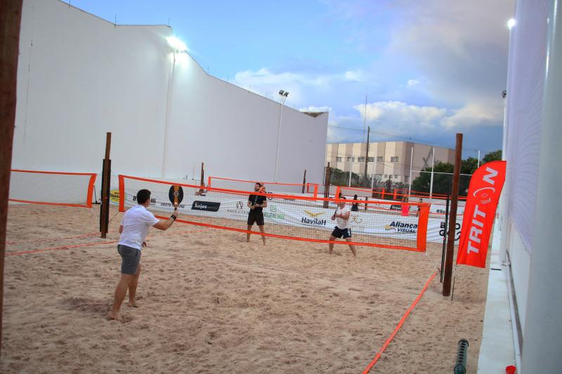 O Tropical conta com seis quadras de beach tennis