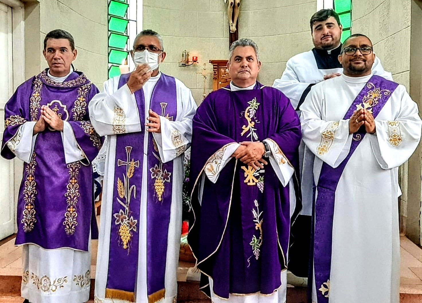 Padres presentes na missa da última semana de fevereiro