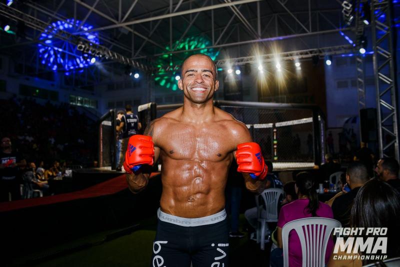 Diego Domingos momentos antes de sua luta