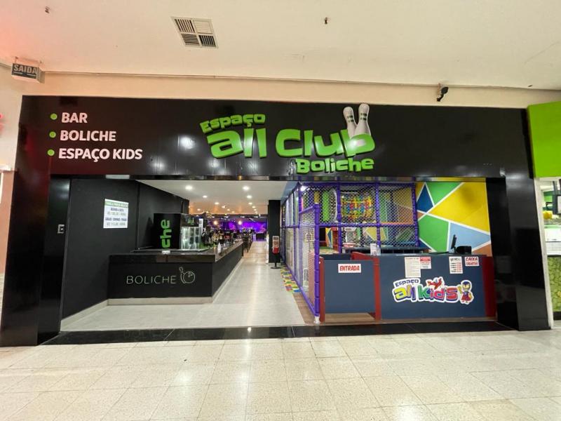 Espaço All Club Boliche está localizado na praça de alimentação do Parque Shopping Prudente