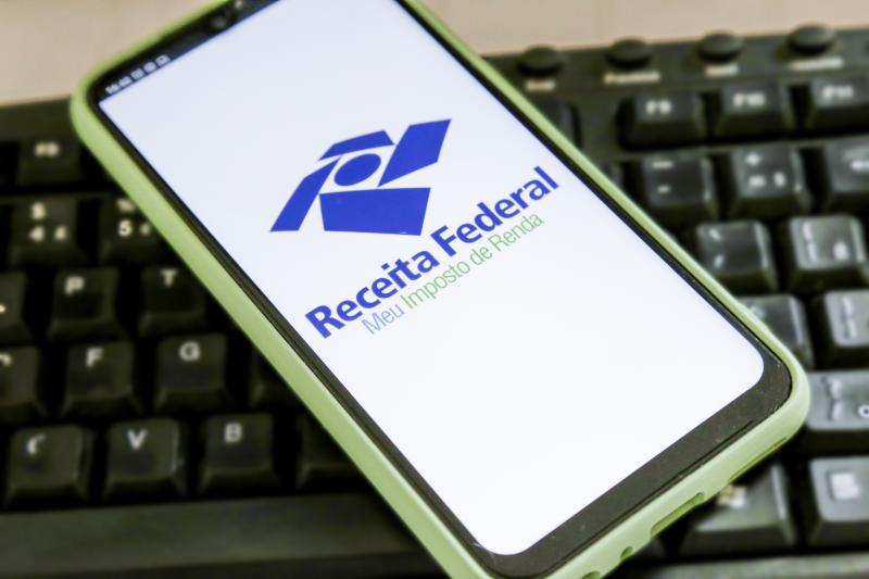 Declaração do IRPF pode ser feita via computador ou pelo celular