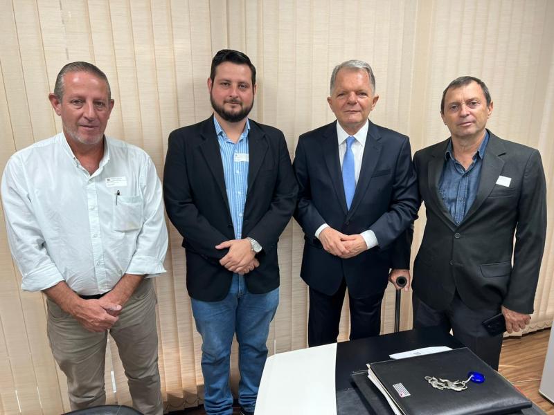 Autoridades de Pirapozinho durante a posse do deputado estadual, Mauro Bragato (PSDB)