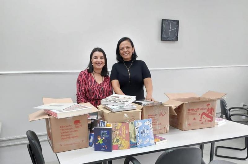 Livros já foram entregues nas escolas municipais