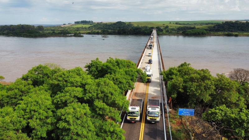 Tráfego na ponte localizada sobre Rio Paranapanema foi liberado na manhã desta segunda-feira