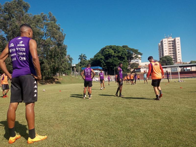 Ontem, Grêmio treinou pela manhã no Caetano Peretti e viajou para Sorocaba no período da tarde 