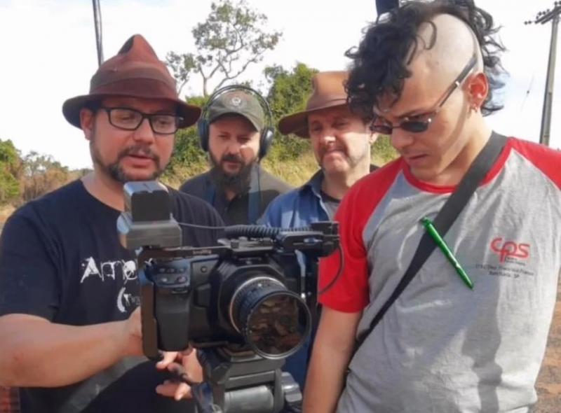 João, Andrei Silva, Fábio Cunha e Daniel Senger analisando uma das cenas