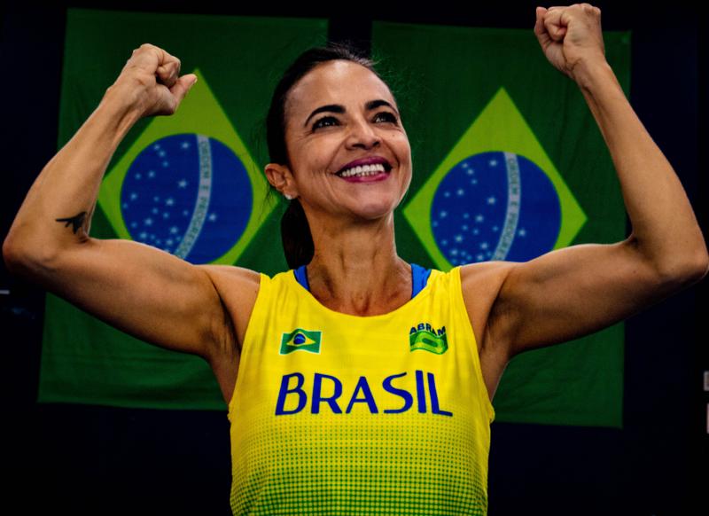 Atleta acumula centenas de pódios, medalhas e troféus 