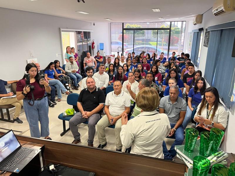 Alunos da EE Professor Takako Suzuki de Narandiba participam de workshop de profissões