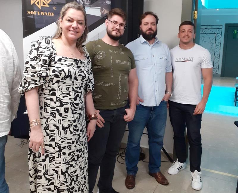 Equipe de Santo Anastácio que participou do curso sobre a nova lei de licitações