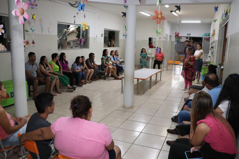 Prefeito Lucas Padovan dos Santos Pavani se reuniu com pais de alunos da nova unidade escolar
