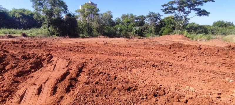 Empresa de terraplanagem recebeu auto de infração ambiental por descumprimento de embargo