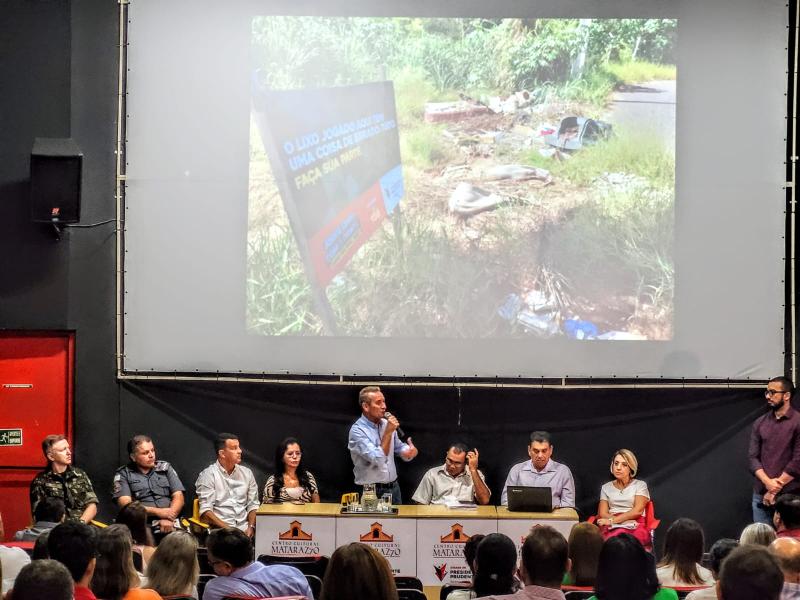 Em reunião, Prefeitura ainda afirmou que notificará moradores que não autorizam entrada de agentes de saúde