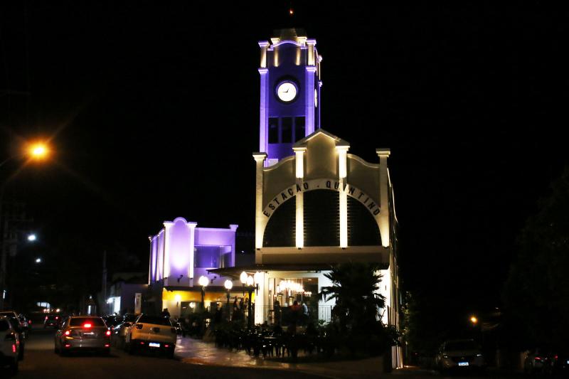  Iluminação da Estação Quintino Bocaiuva chama ainda mais atenção à noite