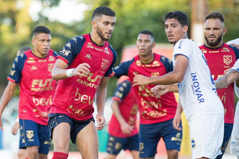 Mesmo com amplo domínio no volume de jogo, Gavião Carcará parou na retranca da Águia Azul, e não encontrou a vitória 