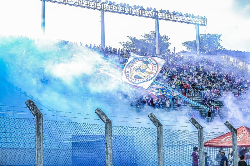 Com bandeira, faixas e cânticos, Fúria Prudentina é o motor de apoio dos jogos do Grêmio Prudente no Prudentão 