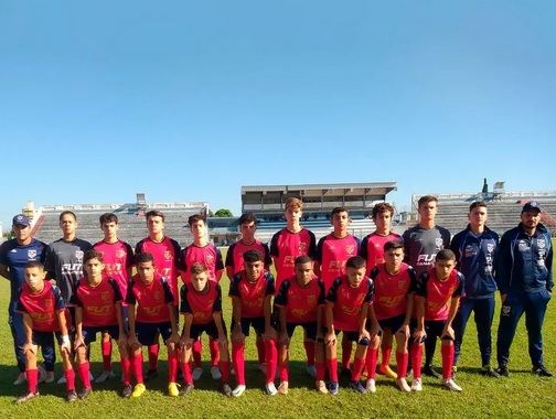 Equipes enfrentaram os garotos da Penapolense pelo Campeonato Paulista Sub-15 e Sub-17 