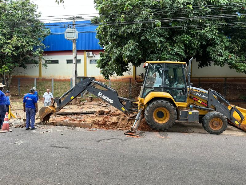 Sosp iniciou trabalho de ampliação das bocas de lobo na Rua Djalma Dutra