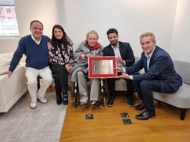 Roberto Kalil, esposa Claudia Cozer, Guiomar Tarabay Kalil, Tiago Oliveira e prefeito Ed Thomas