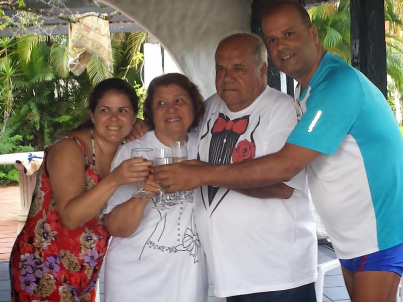 Bodas de ouro do casal celebrada com os filhos há oito anos 