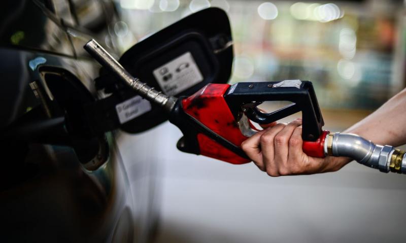 Levantamento indica que, em Prudente, preço médio da gasolina está em R$ 5,25; do etanol, em R$ 3,45; e do diesel comum em R$ 5,30 