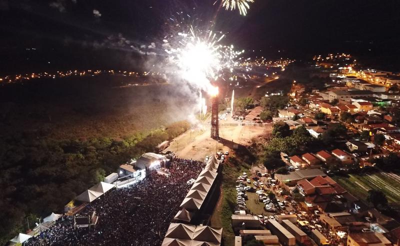 Acendimento da fogueira gigante, com cerca de 50 metros de altura, será no dia 24 de junho