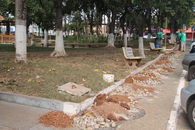 Obras de revitalização da Praça Manoel Marques Silva, em Pirapozinho, começaram nesta semana