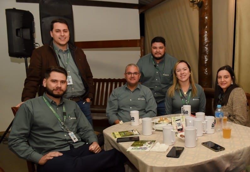 Bruno Cordeiro de Souza, Luiz Augusto Magnossão, Rodrigo Zancheta, Renan Furquim, Michele Cardoso e Bianca Grazina