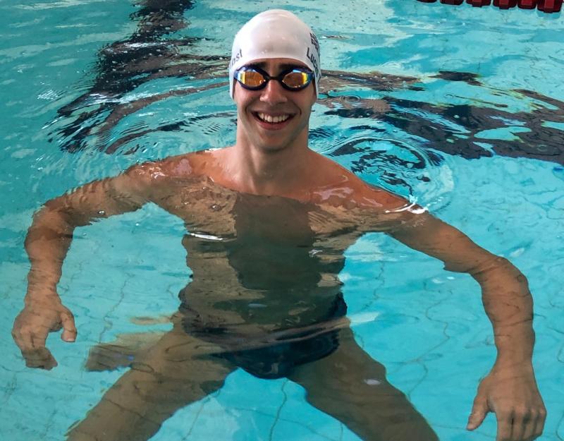 Lucas Contes Tribsti, 16 anos, nadará as provas dos 100 e 200 m nado peito, e 200 e 400 m medley