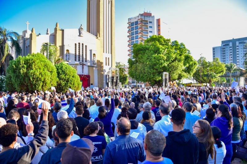 Milhares de fiéis participaram da celebração em Prudente