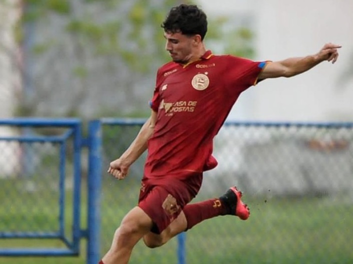 Nos gramados, já vestindo a camisa do Esquadrão de Aço