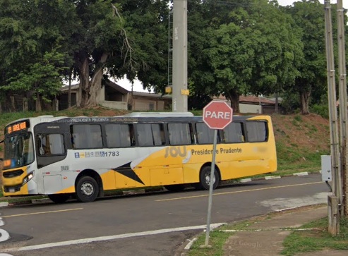 Assalto ao veículo do transporte coletivo ocorreu no Residencial Cremonezi, na linha que liga o Bairro Santo Expedito ao Bairro Brasil Novo