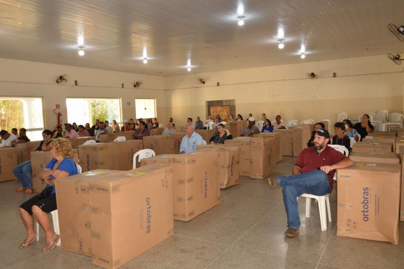 Cadeiras foram destinadas sem qualquer custo para atender pacientes do município