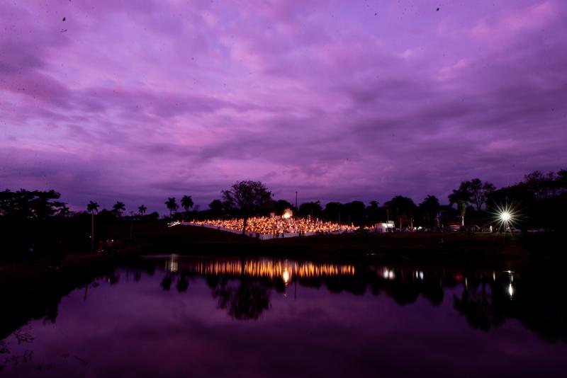 Ritual das Velas mais uma vez encantando com todas elas acesas até às 22h