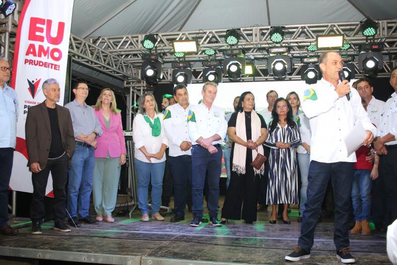  Autoridades municipais e legislativas participaram da abertura oficial