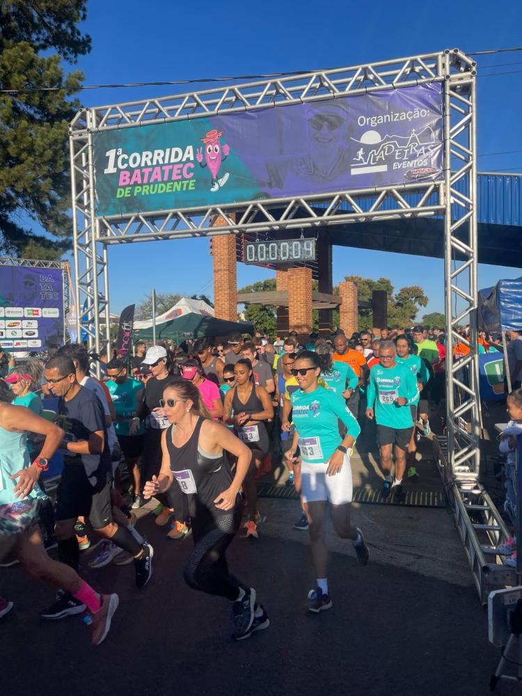 Corrida Batatec de 6 km, com largada do Centro de Eventos IBC, foi realizada na manhã deste domingo