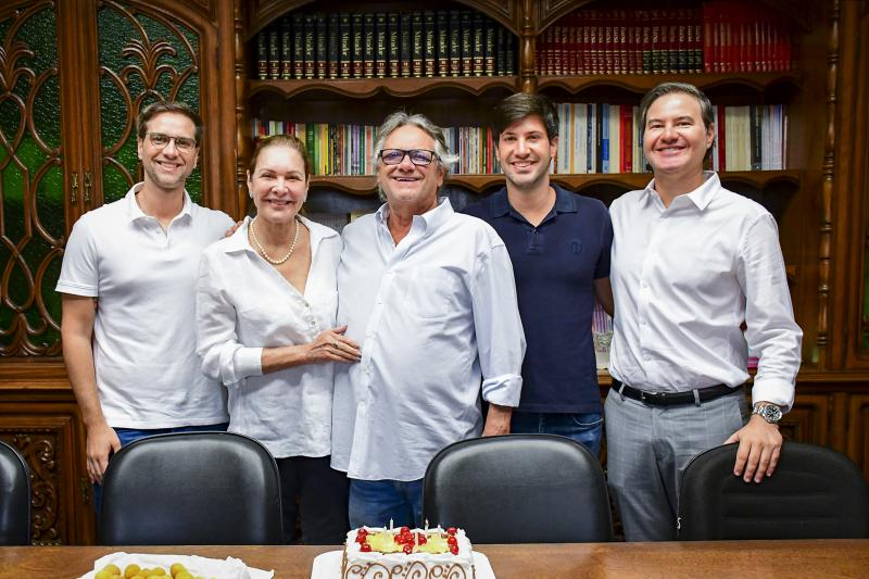 GABRIEL CARAPEBA, ANA CRISTINA OLIVEIRA LIMA, CESAR LIMA, GUILHERME CARAPEBA E MURILO CARAPEBA