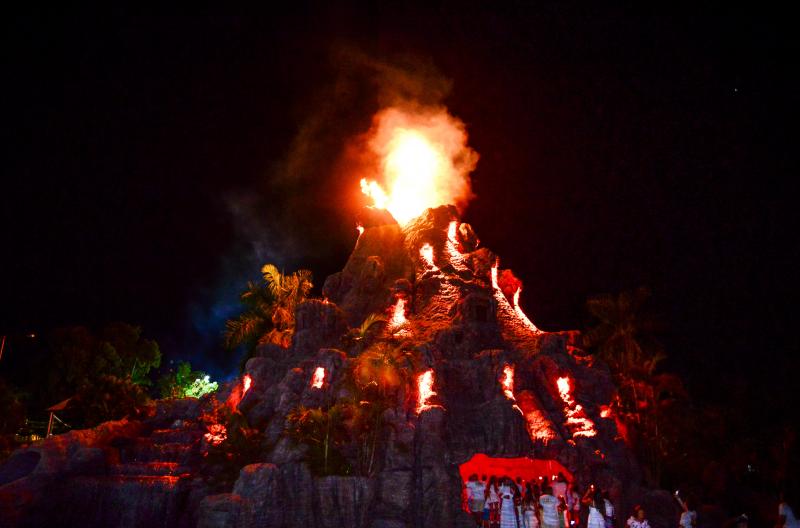 Vulcão Terra Parque iluminado