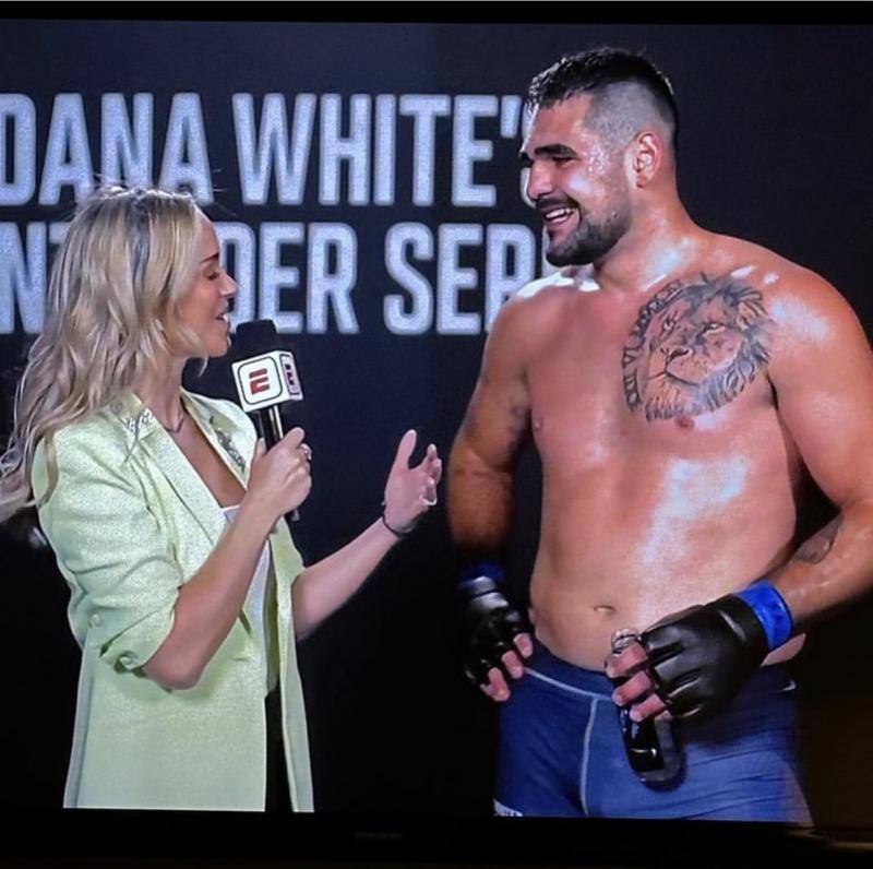 CAIO MACHADO SENDO ENTREVISTADO PELO CANAL DO UFC, APÓS A VITÓRIA EM LAS VEGAS