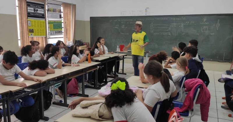 Atividades, alusivas ao folclore, contemplaram alunos das escolas Maria do Socorro Brito de Almeida e Catarina Martins Artero