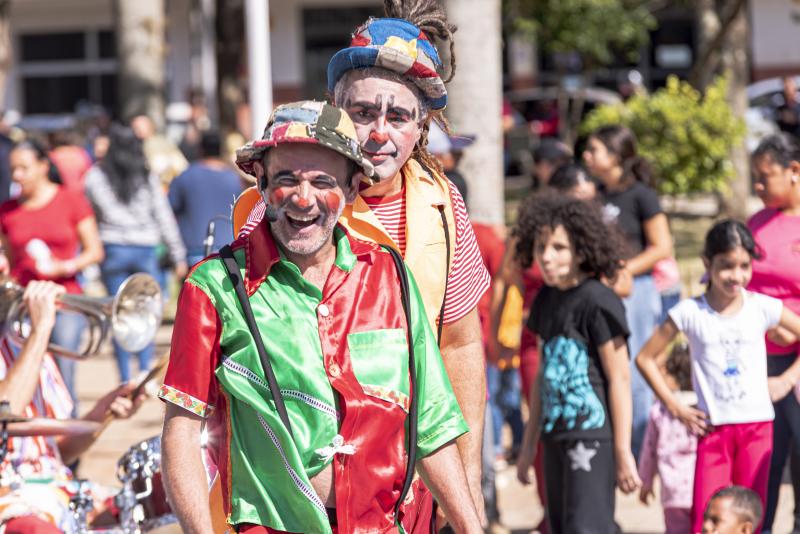 Grupo Rosa dos Ventos apresenta "Hoje tem Espetáculo!!!", sucesso de público por onde passa