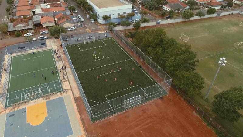 Inaugurado novo campo sintético de futebol Society em Narandiba