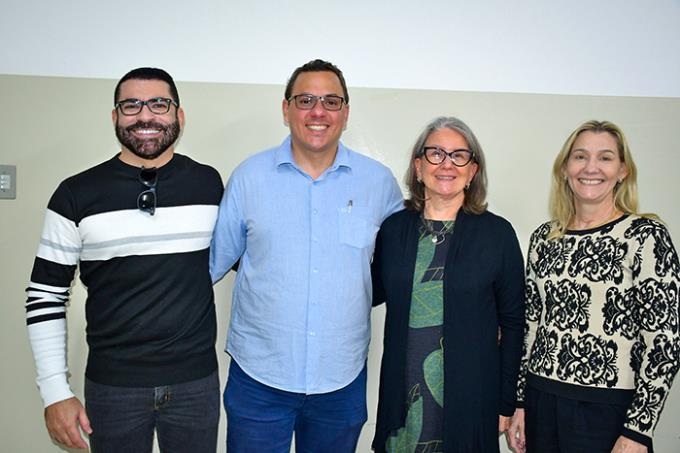 Sidinei de Oliveira Sousa, Maycon Morano, Monica Fürkotter e Maria Raquel Miotto Morelatti