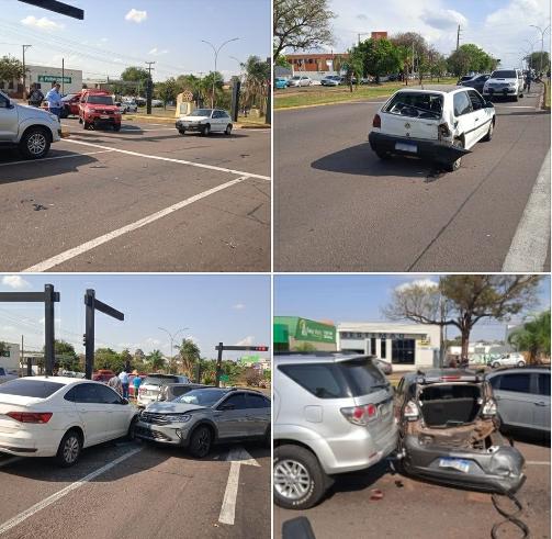 Avenida Manoel Goulart foi palco de engavetamento na tarde desta segunda