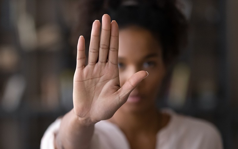 Milhares de mulheres são vítimas de algum tipo de violência todos os dias