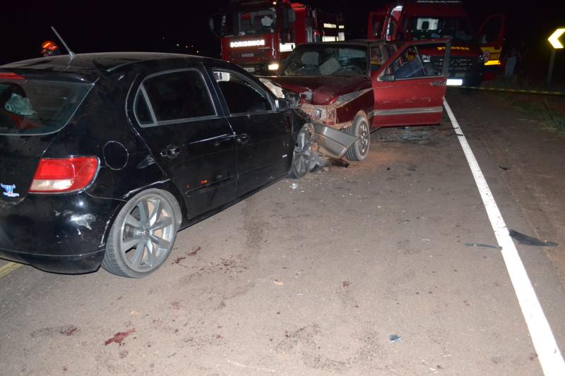 Acidente ocorreu na noite deste domingo na estrada vicinal que liga Teodoro e Sandovalina