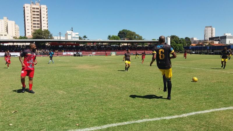 Hoje, serão disputadas 6 partidas na categoria juvenil; amanhã 18, sendo 6 pela 1ª divisão e 12 pela 2ª