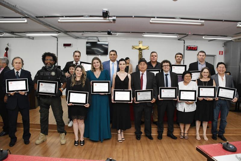 Policiais civis que foram homenageados pela Casa de Leis