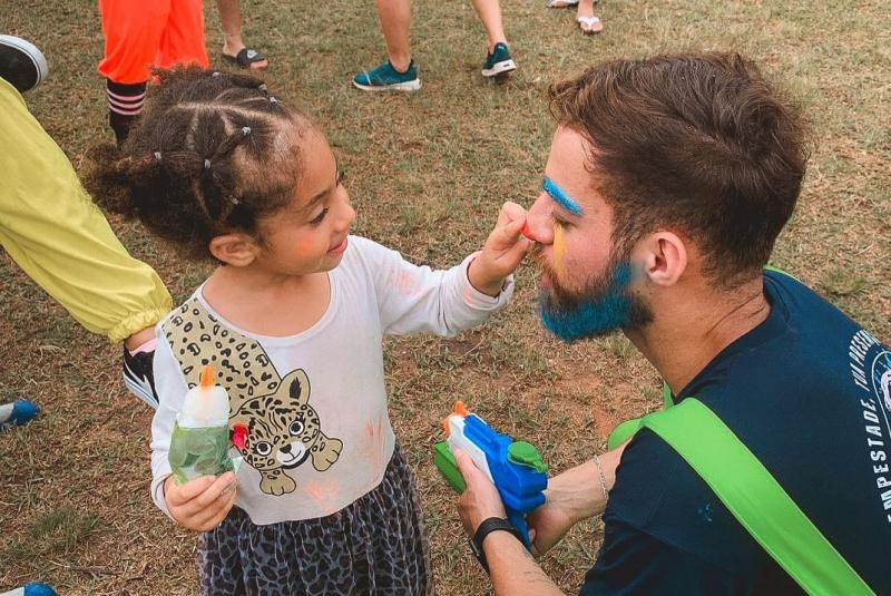 Festa para as crianças realizada no Parque dos Pinheiros, em Álvares Machado, neste domingo